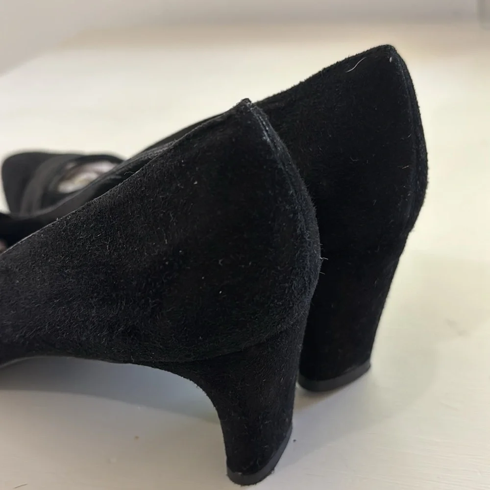 Stuart Weitzman Black Women's suede‎ classic pumps Size 8.5N
